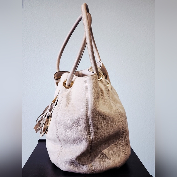 MICHAEL KORS | White Leather  Ring Tote Bag - Picture 3 of 10